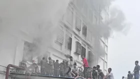 Fire breaks out at Ashulia factory; 9 units, army battling blaze