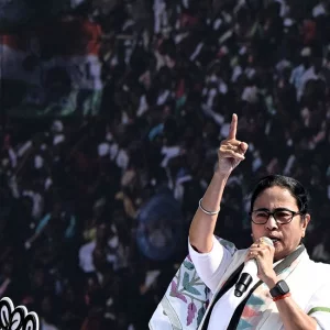 'Don’t lose hope, stay at counting centers'