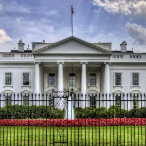 Secret Service: Suspect killed after opening fire near White House
