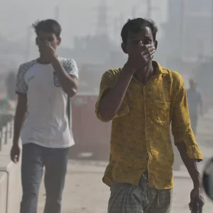 Dhaka air 'unhealthy for sensitive groups'