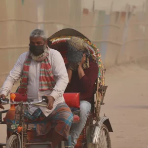 Dhaka’s air ‘unhealthy for sensitive groups’ Saturday morning