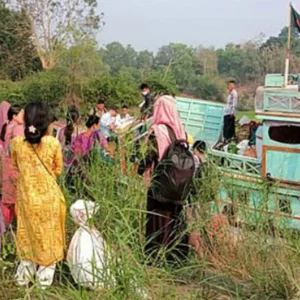 Hull breach in launch sparks panic, over 200 passengers narrowly escaped