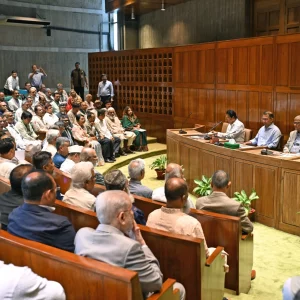 PM orders crackdown on those creating artificial fuel crisis