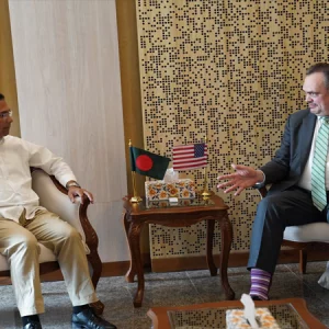 US ambassador calls on PM