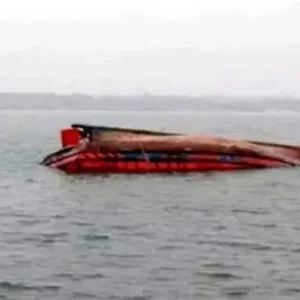 Two fishermen missing after boat capsizes in Khulna storm