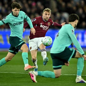 West Ham sink Wolves to climb out of relegation zone as Spurs slip into bottom three