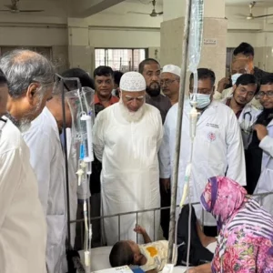 Jamaat Ameer visits hospital to see measles-affected children
