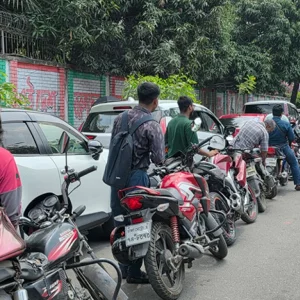 Long queues at pumps despite fuel price hike