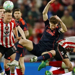 Forest blitz Sunderland to close in on Premier League safety