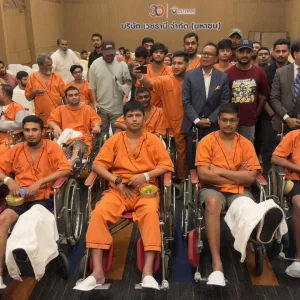 Minister Mahbub Anam visits July Uprising victims receiving treatment in Thailand