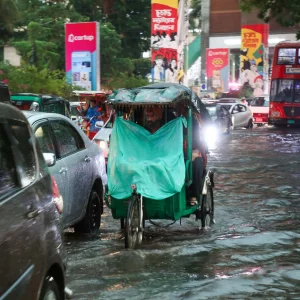 Short-lived relief as rain inundates parts of Dhaka