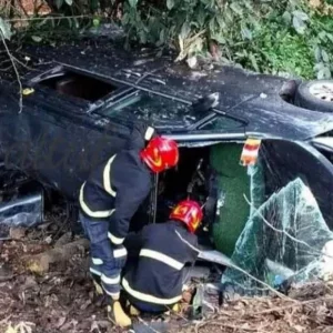3 killed, 5 injured as microbus plunges into ditch in Chittagong