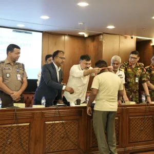 Dhaka City Corporations launch smart ID cards for hawkers amid major relocation drive