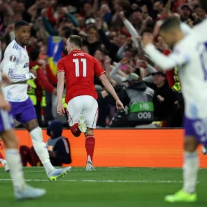 Forest earn Europa semi-final lead against Villa