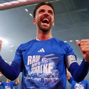 Schalke return to Bundesliga after three-year absence