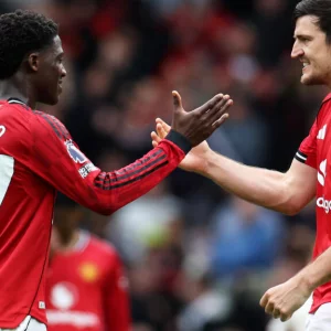 Man Utd beat Liverpool, Spurs climb out of relegation zone
