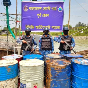 Coast Guard seizes 1,500 liters of edible oil in Chittagong