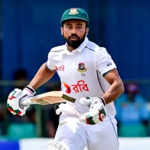 Zakir replaces injured Shadman for 2nd Pakistan Test