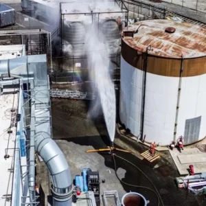 Thousands ordered to evacuate around leaking California chemical tank