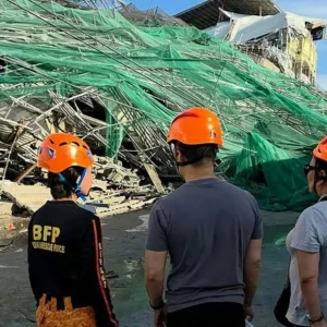 Rescuers search for 23 missing at collapsed Philippine building