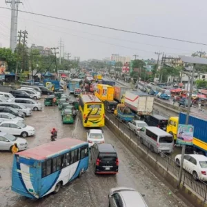 Garment protest halts Dhaka–Chittagong highway in Sonargaon