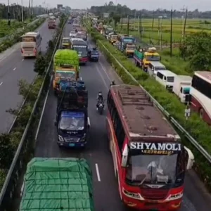 Vehicle breakdowns, crashes slow traffic on Jamuna Bridge highway