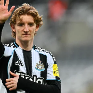 Barca make Gordon first summer signing in €70m deal