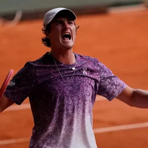 Brazilian teenager Fonseca blasts Djokovic out of French Open after epic comeback