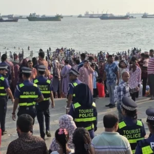 Chittagong tourist spots throng with visitors on third day of Eid