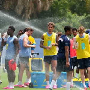 England launch World Cup build-up in steamy Florida