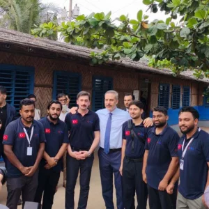 Turkish foreign minister visits Rohingya camps in Cox’s Bazar