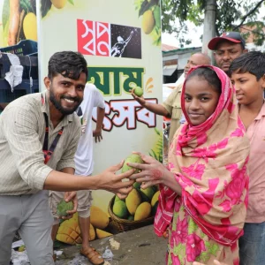 Shwapno holds Mango Festival to share season’s joys with und