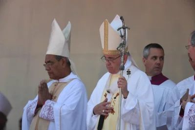 Pope Francis (C) leads mass for Bangladeshi Christians in Dhaka on December 1, 2017 | AFP