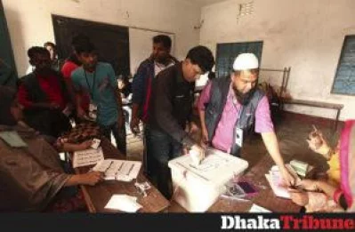 Voters casting their ballots in the NCC polls PHOTO- RAJIB DHAR/DHAKA TRIBUNE