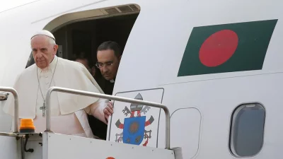 Pope Francis arrives at the airport in Dhaka, Bangladesh on November 30, 2017 | Reuters