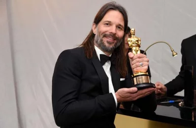Cinematographer Linus Sandgren, winner of the award for Cinematography for La La Land, attends the 89th Annual Academy Awards Governors Ball at Hollywood &amp; Highland Centre on February 26, 2017 in Hollywood, California/AFP