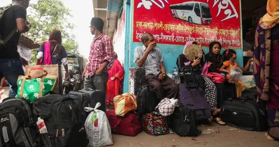 Many passengers who could not collect the bus and launch tickets in advance were seen crowding before the ticket counters early in the morning | Rajib Dhar/Dhaka Tribune