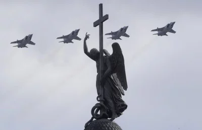 Russia shows off military muscle at Victory Day parade