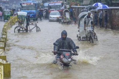 Businesses were also hit hard as trading activities in Chaktai and Khatunganj wholesale markets were disrupted. rnMeanwhile, the inclement weather halted unloading bulk cargo from mother vessels at the outer anchorage of Chittagong port | Rabin Chowdhury/Dhaka Tribune