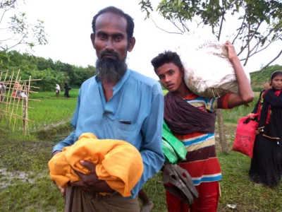 With nowhere to go, hundreds of Rohingyas can be seen around the already packed up refugee camps | Dhaka Tribune
