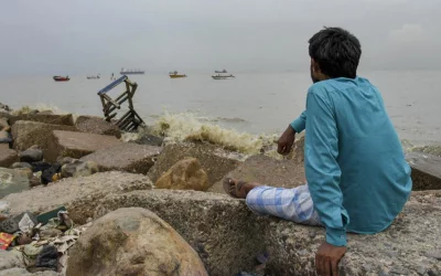 Thousands of people have taken refuge in the storm shelters | Rabin Chowdhury/Dhaka Tribune