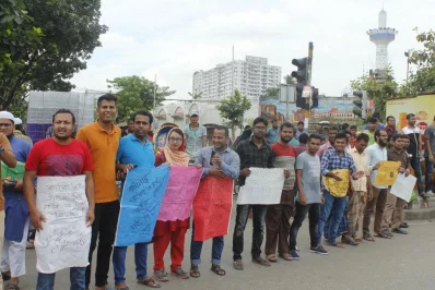 Students of seven colleges affiliated with Dhaka University (DU) took to the streets to press home their five-point demand on Sunday || Dhaka Tribune