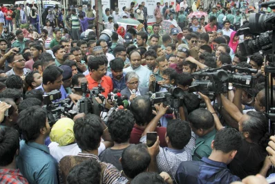 Dhaka University acting Vice-chancellor Professor Akhtaruzzaman speaks to journalists about the publishing of the results || Dhaka Tribune