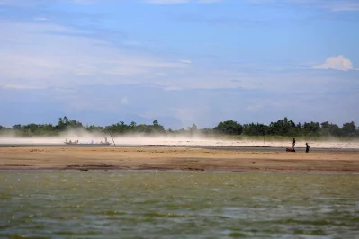Dharla, like many other Bangladeshi rivers, is drying up. Shoals have formed in parts of the river
