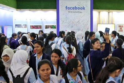 Students attend the third day of the Digital World tech expo at Bangabandhu International Convention Centre in Dhaka on December 8, 2017 | SYED ZAKIR HOSSAIN/DHAKA TRIBUNE