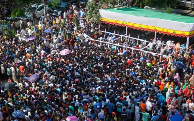 Unfortunately, the fair became weighed down due to the heavy crowd | Mehedi Hasan/Dhaka Tribune