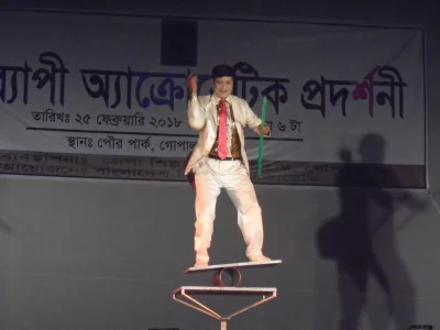 An acrobat in a feat of balance|| Dhaka Tribune