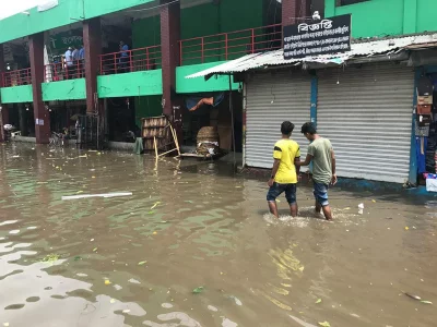 The Kawran Bazar and Kancha Bazar areas are some of the worst affected by the recent monsoon rains. Photo: MD FAZLUR RAHMAN/DHAKA TRIBUNE