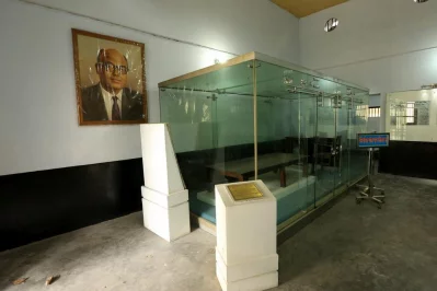 A gallery of Bangabandhu Memorial Museum showcasing daily essentials used by four national leaders Syed Nazrul Islam, Tajuddin Ahmed, M Mansoor Ali and AHM Quamruzzaman who were brutally killed at this same spot inside the jail on November 3, 1975 Syed Zakir Hossain/Dhaka Tribune