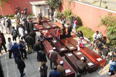 People looking for the coffins of their family members on the premises of Bangladesh Embassy in Nepal on March 19, 2018 | Rajib Dhar/Dhaka Tribune
